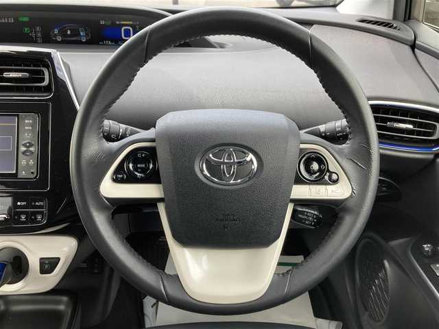トヨタ プリウス S ツーリングセレクション 茨城県 2016(平28)年 2.3万km グレーメタリック 純正ナビ/【AM・FM・CD・DVD・SD・TV・BT・AUX・USB・VTR】/レーダークルコン/Bカメラ/ETC/前後ドラレコ/純フロア/純アルミ/シートヒーター/エアシート/横滑り/レーンキープ/オートライト/オートハイビーム/LED/衝突軽減/ドアバイザー/電格ミラー/ウインカーミラー/Fフォグ