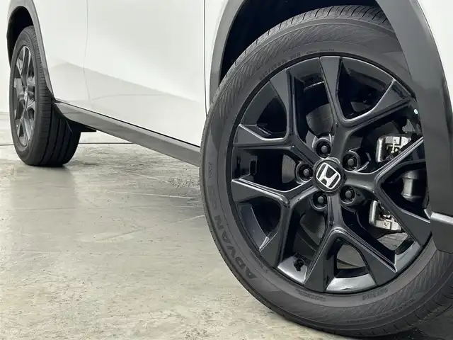ホンダ ＺＲ－Ｖ ハイブリッド e:HEV Z ブラックスタイル 福岡県 2024(令6)年 0.1万km プラチナホワイトパール 純正９型ナビ　/全方位カメラ　/ＢＯＳＥサウンド　/ビルトインＥＴＣ２．０　/置くだけ充電　/アダプティブクルコン　/コーナーセンサー　/衝突被害軽減　/レーンキープ　/ＢＳＭ　/ヒルディセントコントロール　/パドルシフト　/パワーバックドア/シートヒーター/ステアリングヒーター/本革レザーシート/純正１８インチアルミホイール