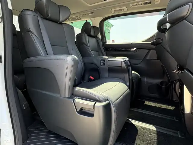 トヨタ アルファード S Cパッケージ 徳島県 2023(令5)年 1.3万km ホワイトパールクリスタルシャイン ツインムーンルーフ/デジタルインナーミラー/9型ディスプレイオーディオ/バックカメラ/シートヒーター/エアーシート/追従式クルーズコントロール/ベンチレーション/両側電動スライドドア/パワーバックドア/ブラインドスポットモニター/ビルトインETC/前後コーナーセンサー/ステアリングヒーター/パーキングアシスト/オートブレーキホールド/シートメモリ/新車時保証書/取扱説明書