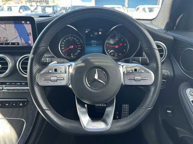 メルセデス・ベンツ ＧＬＣ２２０ d 4マチック クーペ AMGライン 滋賀県 2019(令1)年 4.7万km グレー パノラミックスライディング/AMGライン/マルチビームLEDヘッドライト/AIR BODY CONTROLエアサスペンション/19inch AMG5ツインスポークAW/レーダーセーフティpkg/ハーフレザーシート/・シートヒーター（全席）/・メモリー付パワーシート（D/N）/MBUX（10.25inchワイドディスプレイ）/ナビゲーション/USB/Bt/フルセグ/ワイヤレスチャージング/64色アンビエントライト/キーレスゴー/パークトロニック（F/R）/360°カメラ