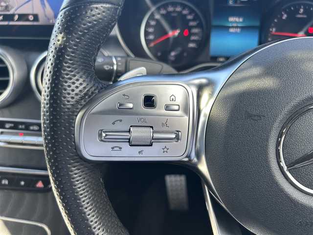 メルセデス・ベンツ ＧＬＣ２２０ d 4マチック クーペ AMGライン 滋賀県 2019(令1)年 4.7万km グレー パノラミックスライディング/AMGライン/マルチビームLEDヘッドライト/AIR BODY CONTROLエアサスペンション/19inch AMG5ツインスポークAW/レーダーセーフティpkg/ハーフレザーシート/・シートヒーター（全席）/・メモリー付パワーシート（D/N）/MBUX（10.25inchワイドディスプレイ）/ナビゲーション/USB/Bt/フルセグ/ワイヤレスチャージング/64色アンビエントライト/キーレスゴー/パークトロニック（F/R）/360°カメラ