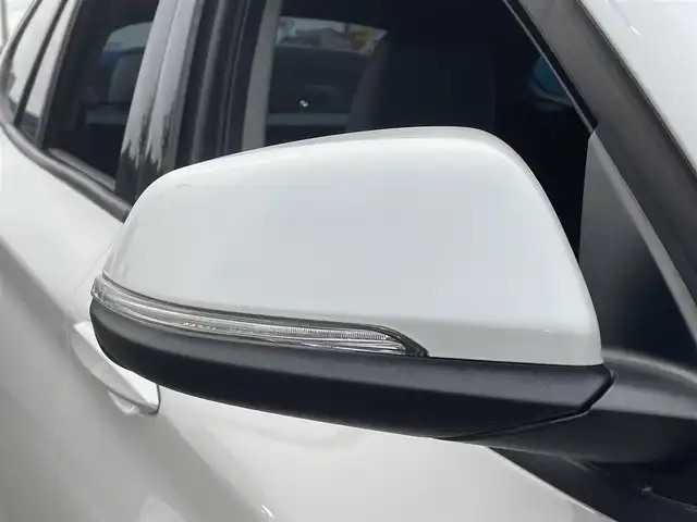 ＢＭＷ Ｘ１ xDrive 18d xライン 青森県 2018(平30)年 5.2万km ミネラルホワイト 純正ナビ（BT、USB、DVD、CD）/衝突軽減システム/コーナーセンサー/バックカメラ/ドライブレコーダー/シートヒーター/純正アルミ18インチ/純正フロアマット/オートライト/LEDヘッドライト/カーテンエアバッグ/アイドリングストップ/プッシュスタート/スペアキー