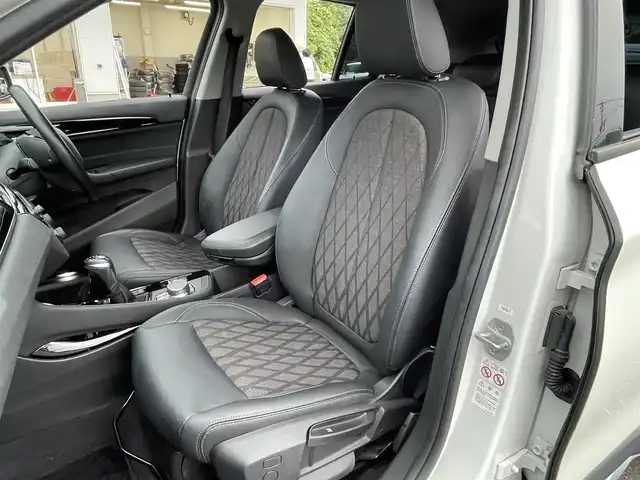 ＢＭＷ Ｘ１ xDrive 18d xライン 青森県 2018(平30)年 5.2万km ミネラルホワイト 純正ナビ（BT、USB、DVD、CD）/衝突軽減システム/コーナーセンサー/バックカメラ/ドライブレコーダー/シートヒーター/純正アルミ18インチ/純正フロアマット/オートライト/LEDヘッドライト/カーテンエアバッグ/アイドリングストップ/プッシュスタート/スペアキー