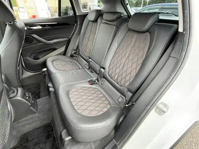 ＢＭＷ Ｘ１ xDrive 18d xライン 青森県 2018(平30)年 5.2万km ミネラルホワイト 純正ナビ（BT、USB、DVD、CD）/衝突軽減システム/コーナーセンサー/バックカメラ/ドライブレコーダー/シートヒーター/純正アルミ18インチ/純正フロアマット/オートライト/LEDヘッドライト/カーテンエアバッグ/アイドリングストップ/プッシュスタート/スペアキー