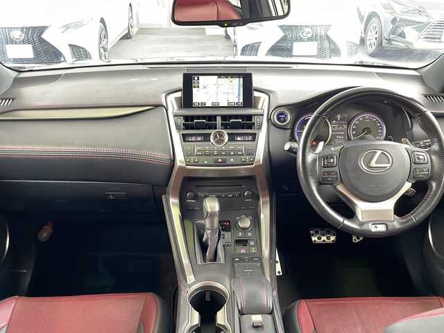 レクサス ＮＸ 300h Fスポーツ 京都府 2015(平27)年 11.4万km グラファイトブラックガラスフレーク 純正ナビ9.8インチ/３眼ＬＥＤヘッドライト　/パワーシート　/シートヒーター＆ベンチレーター　/赤レザーシート　/ステアリングヒーター　/パドルシフト　/レーダークルーズコントロール　/バック・サイドカメラ　/コーナーセンサー　/オートライト/メモリーパワーシート/プッシュスタート/フルセグテレビ/ウィンカーミラー/ETCビルトイン/プリクラッシュセーフティー/コーナーセンサー前後/スマートキー/Bluetooth接続/純正18インチAW/禁煙車
