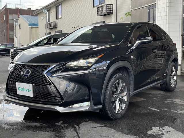 レクサス ＮＸ 300h Fスポーツ 京都府 2015(平27)年 11.4万km グラファイトブラックガラスフレーク 純正ナビ9.8インチ/３眼ＬＥＤヘッドライト　/パワーシート　/シートヒーター＆ベンチレーター　/赤レザーシート　/ステアリングヒーター　/パドルシフト　/レーダークルーズコントロール　/バック・サイドカメラ　/コーナーセンサー　/オートライト/メモリーパワーシート/プッシュスタート/フルセグテレビ/ウィンカーミラー/ETCビルトイン/プリクラッシュセーフティー/コーナーセンサー前後/スマートキー/Bluetooth接続/純正18インチAW/禁煙車