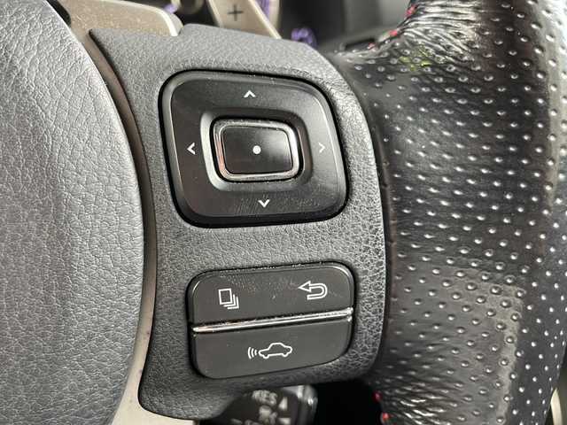 レクサス ＮＸ 300h Fスポーツ 京都府 2015(平27)年 11.4万km グラファイトブラックガラスフレーク 純正ナビ9.8インチ/３眼ＬＥＤヘッドライト　/パワーシート　/シートヒーター＆ベンチレーター　/赤レザーシート　/ステアリングヒーター　/パドルシフト　/レーダークルーズコントロール　/バック・サイドカメラ　/コーナーセンサー　/オートライト/メモリーパワーシート/プッシュスタート/フルセグテレビ/ウィンカーミラー/ETCビルトイン/プリクラッシュセーフティー/コーナーセンサー前後/スマートキー/Bluetooth接続/純正18インチAW/禁煙車