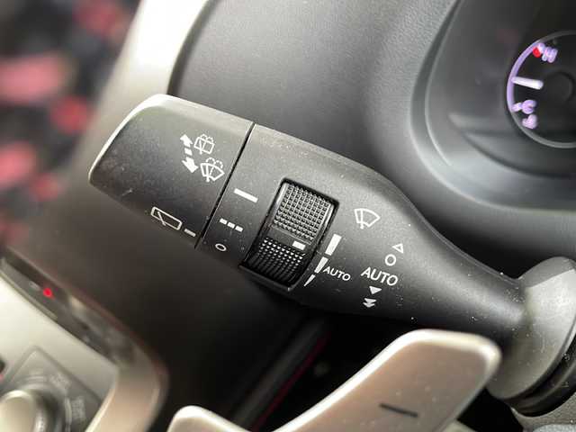 レクサス ＮＸ 300h Fスポーツ 京都府 2015(平27)年 11.4万km グラファイトブラックガラスフレーク 純正ナビ9.8インチ/３眼ＬＥＤヘッドライト　/パワーシート　/シートヒーター＆ベンチレーター　/赤レザーシート　/ステアリングヒーター　/パドルシフト　/レーダークルーズコントロール　/バック・サイドカメラ　/コーナーセンサー　/オートライト/メモリーパワーシート/プッシュスタート/フルセグテレビ/ウィンカーミラー/ETCビルトイン/プリクラッシュセーフティー/コーナーセンサー前後/スマートキー/Bluetooth接続/純正18インチAW/禁煙車