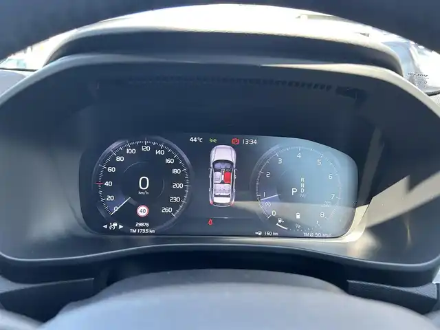 ボルボ ＸＣ４０ B4 モメンタム 滋賀県 2020(令2)年 3万km グレー 純正ナビ　/（ＤＴＶ/ＢＴ/ＣａｒＰｌａｙ）/３６０°カメラ　/衝突軽減ブレーキ　/ＡＣＣ　/ＬＫＡ　/電動リアゲート　/シートヒーター　/コーナーセンサー　/ＥＴＣ　/ドライブレコーダー　/純正１８インチＡＷ