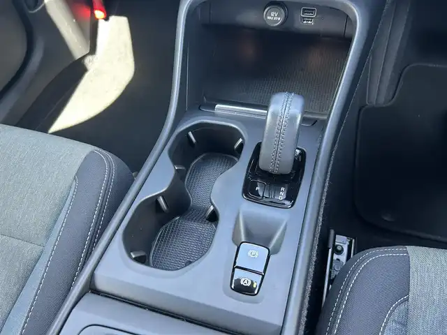 ボルボ ＸＣ４０ B4 モメンタム 滋賀県 2020(令2)年 3万km グレー 純正ナビ　/（ＤＴＶ/ＢＴ/ＣａｒＰｌａｙ）/３６０°カメラ　/衝突軽減ブレーキ　/ＡＣＣ　/ＬＫＡ　/電動リアゲート　/シートヒーター　/コーナーセンサー　/ＥＴＣ　/ドライブレコーダー　/純正１８インチＡＷ