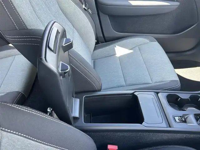 ボルボ ＸＣ４０ B4 モメンタム 滋賀県 2020(令2)年 3万km グレー 純正ナビ　/（ＤＴＶ/ＢＴ/ＣａｒＰｌａｙ）/３６０°カメラ　/衝突軽減ブレーキ　/ＡＣＣ　/ＬＫＡ　/電動リアゲート　/シートヒーター　/コーナーセンサー　/ＥＴＣ　/ドライブレコーダー　/純正１８インチＡＷ