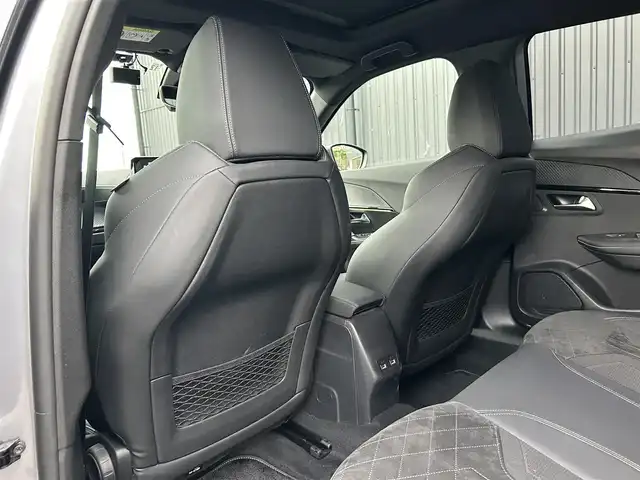 プジョー プジョー ２００８ GT ブルー HDi 福島県 2022(令4)年 2.5万km GRIS ARTENSE サンルーフ/純正ナビ(BT/USB)/フルセグTV/バックカメラ/アクティブクルーズコントロール/パドルシフト/ETC/インテリジェントハイビーム/黒ハーフレザーシート/シートヒーター/ブラインドスポットモニター/前後ドライブレコーダー/取扱説明書/保証書/スペアキー