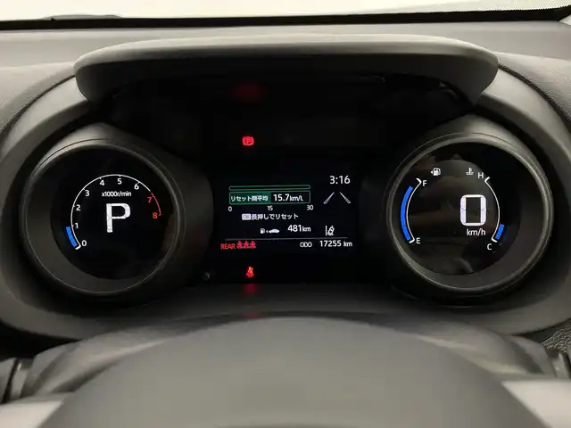 トヨタ ヤリスクロス X 新潟県 2022(令4)年 1.8万km シルバーメタリック ワンオーナー　/４ＷＤ　/禁煙車　/純正ディスプレイオーディオ/バックモニター　/Ｂｌｕｅｔｏｏｔｈ接続/ETC/スペアキー1本　/ＡＷ付きスタッドレスタイヤ/クルーズコントロール/前方ドライブレコーダー　/純正フロアマット　/衝突被害軽減ブレーキ　/保証書　/取扱説明書/記録簿