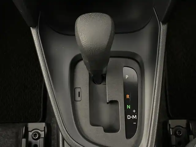 トヨタ ヤリスクロス X 新潟県 2022(令4)年 1.8万km シルバーメタリック ワンオーナー　/４ＷＤ　/禁煙車　/純正ディスプレイオーディオ/バックモニター　/Ｂｌｕｅｔｏｏｔｈ接続/ETC/スペアキー1本　/ＡＷ付きスタッドレスタイヤ/クルーズコントロール/前方ドライブレコーダー　/純正フロアマット　/衝突被害軽減ブレーキ　/保証書　/取扱説明書/記録簿
