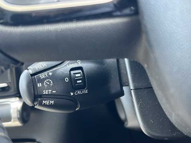シトロエン Ｃ３ エアクロス シャインパッケージ 佐賀県 2021(令3)年 4万km サーブル 純正ディスプレイオーディオ/Bluetooth/USB/Android Auto/Apple Car Play/ワンオーナー/サンルーフ/クルーズコントロール/前方ドライブレコーダー/レーンキープアシスト/衝突軽減システム/ブラインドスポットモニター/クリアランスソナー/アクティブセーフティブレーキ/疲労検知システム/純正アルミホイール/純正フロアマット/置くだけ充電/LEDオートライト／オートマチックハイビーム/オートエアコン/ETC/保証書/取扱説明書/点検記録簿(R3/4/6)