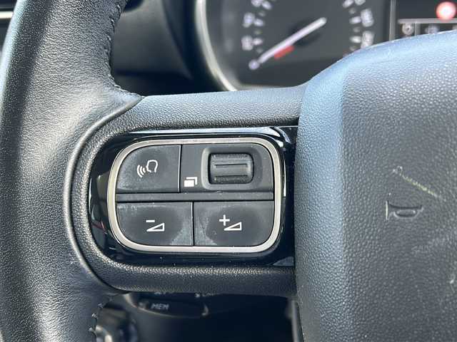 シトロエン Ｃ３ エアクロス シャインパッケージ 佐賀県 2021(令3)年 4万km サーブル 純正ディスプレイオーディオ/Bluetooth/USB/Android Auto/Apple Car Play/ワンオーナー/サンルーフ/クルーズコントロール/前方ドライブレコーダー/レーンキープアシスト/衝突軽減システム/ブラインドスポットモニター/クリアランスソナー/アクティブセーフティブレーキ/疲労検知システム/純正アルミホイール/純正フロアマット/置くだけ充電/LEDオートライト／オートマチックハイビーム/オートエアコン/ETC/保証書/取扱説明書/点検記録簿(R3/4/6)