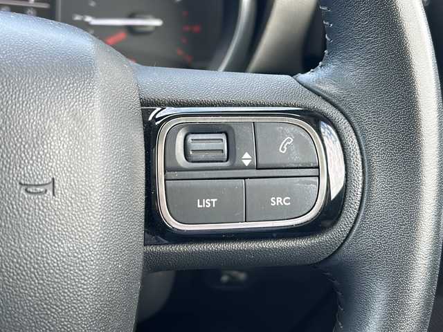 シトロエン Ｃ３ エアクロス シャインパッケージ 佐賀県 2021(令3)年 4万km サーブル 純正ディスプレイオーディオ/Bluetooth/USB/Android Auto/Apple Car Play/ワンオーナー/サンルーフ/クルーズコントロール/前方ドライブレコーダー/レーンキープアシスト/衝突軽減システム/ブラインドスポットモニター/クリアランスソナー/アクティブセーフティブレーキ/疲労検知システム/純正アルミホイール/純正フロアマット/置くだけ充電/LEDオートライト／オートマチックハイビーム/オートエアコン/ETC/保証書/取扱説明書/点検記録簿(R3/4/6)