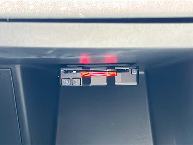 シトロエン Ｃ３ エアクロス シャインパッケージ 佐賀県 2021(令3)年 4万km サーブル 純正ディスプレイオーディオ/Bluetooth/USB/Android Auto/Apple Car Play/ワンオーナー/サンルーフ/クルーズコントロール/前方ドライブレコーダー/レーンキープアシスト/衝突軽減システム/ブラインドスポットモニター/クリアランスソナー/アクティブセーフティブレーキ/疲労検知システム/純正アルミホイール/純正フロアマット/置くだけ充電/LEDオートライト／オートマチックハイビーム/オートエアコン/ETC/保証書/取扱説明書/点検記録簿(R3/4/6)