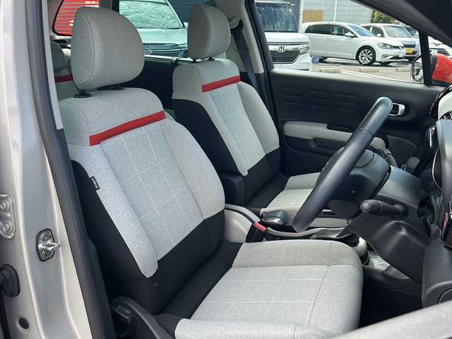 シトロエン Ｃ３ エアクロス シャインパッケージ 佐賀県 2021(令3)年 4万km サーブル 純正ディスプレイオーディオ/Bluetooth/USB/Android Auto/Apple Car Play/ワンオーナー/サンルーフ/クルーズコントロール/前方ドライブレコーダー/レーンキープアシスト/衝突軽減システム/ブラインドスポットモニター/クリアランスソナー/アクティブセーフティブレーキ/疲労検知システム/純正アルミホイール/純正フロアマット/置くだけ充電/LEDオートライト／オートマチックハイビーム/オートエアコン/ETC/保証書/取扱説明書/点検記録簿(R3/4/6)