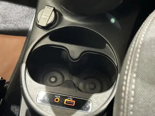 アバルト ５９５ コンペティツィオーネ 福岡県 2017(平29)年 2.2万km 黒 茶／黒ハーフザーシート　/純正ディスプレイオーディオ　/Ｂｌｕｅｔｏｏｔｈ　/オートエアコン　/リアクリアランスソナー　/純正１７インチＡＷ