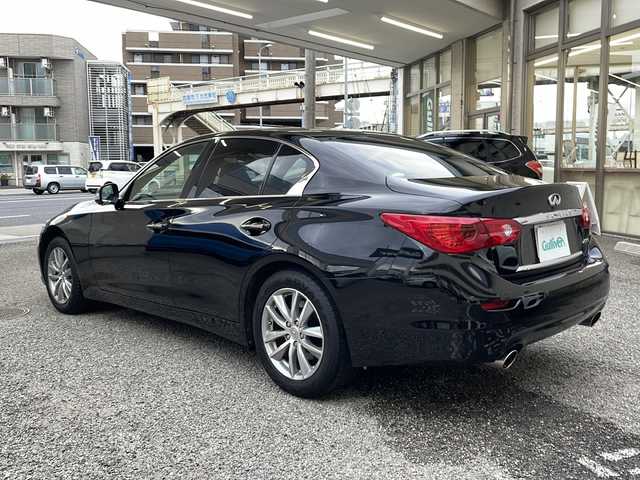 日産 スカイライン 200GT－t タイプP 兵庫県 2016(平28)年 8.2万km スーパーブラック 純正メーカーSDナビ/　Bluetooth/USB/AUX/iPod/AM/FM/フルセグテレビ（走行中視聴不可）/ビルトインETC/前後ドライブレコーダー/アラウンドビューミニター/MTモード付AT/シートメモリ/パワーシート（D+N席）/シートヒーター（D+N席）/アイドリングストップ/アダプティブクルーズコントロール/アンチロック・ブレーキ・システム/レーンキープアシスト/前後コーナーセンサー/横滑り防止装置/盗難防止装置/パワーステアリング/パワーウィンドウ/エアバッグ（W+サイド）/純正フロアマット/純正アルミホイール/スマートキー/スペアキー（1本）/LEDヘッドライト/保証書/取扱説明書