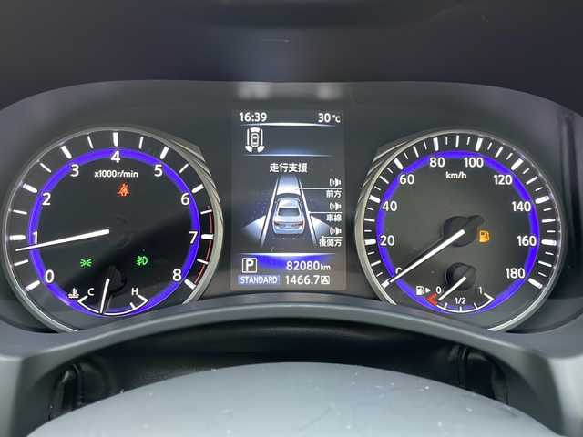 日産 スカイライン 200GT－t タイプP 兵庫県 2016(平28)年 8.2万km スーパーブラック 純正メーカーSDナビ/　Bluetooth/USB/AUX/iPod/AM/FM/フルセグテレビ（走行中視聴不可）/ビルトインETC/前後ドライブレコーダー/アラウンドビューミニター/MTモード付AT/シートメモリ/パワーシート（D+N席）/シートヒーター（D+N席）/アイドリングストップ/アダプティブクルーズコントロール/アンチロック・ブレーキ・システム/レーンキープアシスト/前後コーナーセンサー/横滑り防止装置/盗難防止装置/パワーステアリング/パワーウィンドウ/エアバッグ（W+サイド）/純正フロアマット/純正アルミホイール/スマートキー/スペアキー（1本）/LEDヘッドライト/保証書/取扱説明書