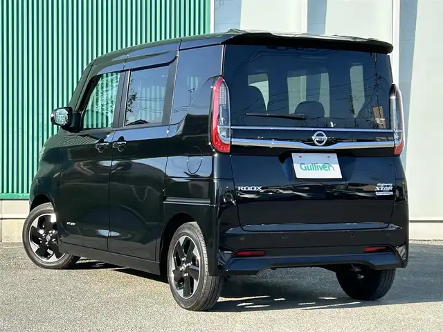 日産 ルークス ハイウェイスター X 福岡県 2023(令5)年 0.6万km ブラック 純正9型ナビ（BT/フルセグ)/アラウンドビューモニター/バックカメラ/フロントカメラ/サイドカメラ/両側パワースライドドア/ハンズフリードア/LEDヘッドライト/フォグランプ/オートライト/純正14インチAW/アイドリングストップ/横滑り防止装置/コーナーセンサー/レーンキープアシスト/盗難防止装置/衝突軽減システム/TVキャンセラー/スマートキー/保証書/取扱説明書