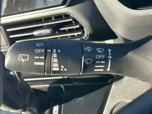 日産 ルークス ハイウェイスター X 福岡県 2023(令5)年 0.6万km ブラック 純正9型ナビ（BT/フルセグ)/アラウンドビューモニター/バックカメラ/フロントカメラ/サイドカメラ/両側パワースライドドア/ハンズフリードア/LEDヘッドライト/フォグランプ/オートライト/純正14インチAW/アイドリングストップ/横滑り防止装置/コーナーセンサー/レーンキープアシスト/盗難防止装置/衝突軽減システム/TVキャンセラー/スマートキー/保証書/取扱説明書