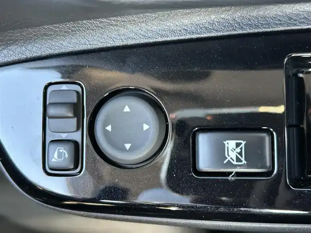 日産 ルークス ハイウェイスター X 福岡県 2023(令5)年 0.6万km ブラック 純正9型ナビ（BT/フルセグ)/アラウンドビューモニター/バックカメラ/フロントカメラ/サイドカメラ/両側パワースライドドア/ハンズフリードア/LEDヘッドライト/フォグランプ/オートライト/純正14インチAW/アイドリングストップ/横滑り防止装置/コーナーセンサー/レーンキープアシスト/盗難防止装置/衝突軽減システム/TVキャンセラー/スマートキー/保証書/取扱説明書