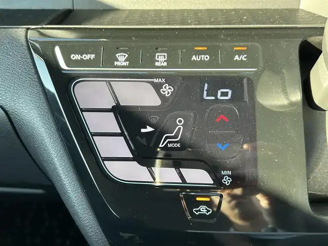 日産 ルークス ハイウェイスター X 福岡県 2023(令5)年 0.6万km ブラック 純正9型ナビ（BT/フルセグ)/アラウンドビューモニター/バックカメラ/フロントカメラ/サイドカメラ/両側パワースライドドア/ハンズフリードア/LEDヘッドライト/フォグランプ/オートライト/純正14インチAW/アイドリングストップ/横滑り防止装置/コーナーセンサー/レーンキープアシスト/盗難防止装置/衝突軽減システム/TVキャンセラー/スマートキー/保証書/取扱説明書