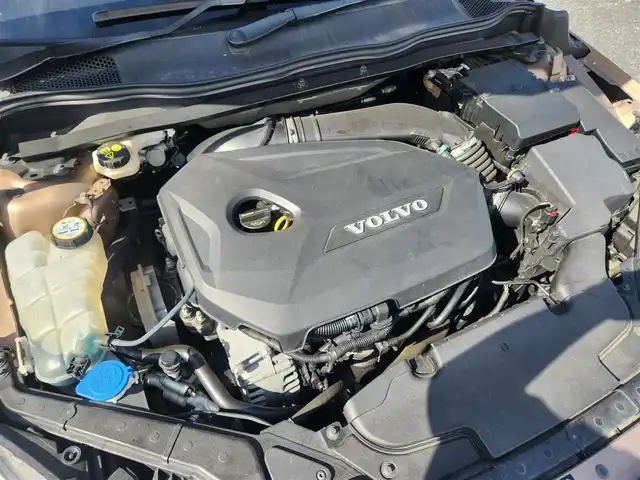 ボルボ Ｖ４０ クロスカントリー T4 ノルディック 茨城県 2014(平26)年 7.4万km ゴールド 〇純正ナビ/〇フルセグTV/〇クルーズコントロール/〇エアバッグ/〇アイドリングストップ/〇車線逸脱防止支援システム/〇ターボ/〇パワーシート/シートヒーター/〇純正17インチアルミホイール/〇ルーフレール/〇キーレスエントリー/〇禁煙車