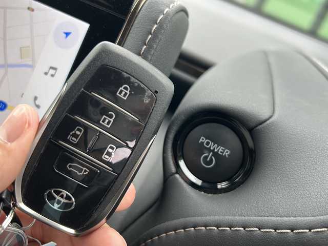 トヨタ アルファードハイブリット Z 岐阜県 2024(令6)年 1.5万km プラチナホワイトパールマイカ 登録時走行距離15122km/デジタルインナーミラー/全方位モニター/純正１４型ディスプレイオーディオ/フルセグＴＶ/バックカメラ/両側パワースライドドア/クルーズコントロール/パワーシート/レザーシート/シートヒーター/禁煙車/エアシート/ステアリングヒーター/前後ドライブレコーダー/ドアバイザー/プッシュスタート/スマートキー/スペアキー/LEDヘッドライト/フォグランプ/オートライト/オートマチックハイビーム/ビルトインETC/純正フロアマット/純正アルミホイール/レーンキープアシスト/アイドリングストップ