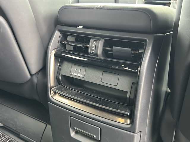 トヨタ アルファードハイブリット Z 岐阜県 2024(令6)年 1.5万km プラチナホワイトパールマイカ 登録時走行距離15122km/デジタルインナーミラー/全方位モニター/純正１４型ディスプレイオーディオ/フルセグＴＶ/バックカメラ/両側パワースライドドア/クルーズコントロール/パワーシート/レザーシート/シートヒーター/禁煙車/エアシート/ステアリングヒーター/前後ドライブレコーダー/ドアバイザー/プッシュスタート/スマートキー/スペアキー/LEDヘッドライト/フォグランプ/オートライト/オートマチックハイビーム/ビルトインETC/純正フロアマット/純正アルミホイール/レーンキープアシスト/アイドリングストップ