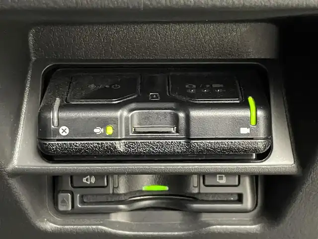 マツダ ＣＸ－３０ XD Lパッケージ 埼玉県 2020(令2)年 2.4万km チタニウムフラッシュマイカ i-ACTIVSENSE/360°ビュー・モニター/アダプティブLEDヘッドライト (ALH)/ハイビームコントロールシステム (HBC)/レーンキープアシストシステム (LAS)/ドライバーアテンションアラート (DAA)/レーダークルーズコントロール /スマートブレーキサポート (SBS)/純正マツダコネクトナビ/　DTV CD DVD BT Apple Carplay HDMI/レザーシート/アクティブドライビングディスプレイ/前席シートヒーター/ステアリングヒーター/D席メモリ付パワーシート/パーキングセンサー/ブラインドスポットモニタリング（BSM）/TRC（トラクションコントロール）/純正前後ドライブレコーダー/純正ビルトインETC/エンジンスタートボタン/スマートキー/スペアキー/純正フロアマット