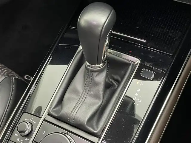 マツダ ＣＸ－３０ XD Lパッケージ 埼玉県 2020(令2)年 2.4万km チタニウムフラッシュマイカ i-ACTIVSENSE/360°ビュー・モニター/アダプティブLEDヘッドライト (ALH)/ハイビームコントロールシステム (HBC)/レーンキープアシストシステム (LAS)/ドライバーアテンションアラート (DAA)/レーダークルーズコントロール /スマートブレーキサポート (SBS)/純正マツダコネクトナビ/　DTV CD DVD BT Apple Carplay HDMI/レザーシート/アクティブドライビングディスプレイ/前席シートヒーター/ステアリングヒーター/D席メモリ付パワーシート/パーキングセンサー/ブラインドスポットモニタリング（BSM）/TRC（トラクションコントロール）/純正前後ドライブレコーダー/純正ビルトインETC/エンジンスタートボタン/スマートキー/スペアキー/純正フロアマット