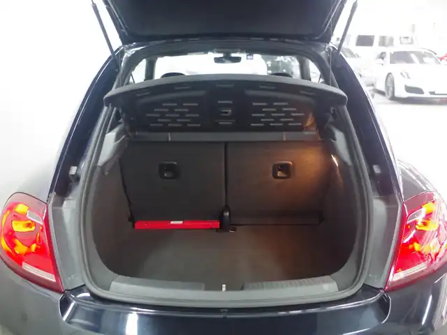 フォルクスワーゲン ザ・ビートル 2．0 Rライン 兵庫県 2017(平29)年 5.3万km ディープブラックパールエフェクト 純正ナビ/リアビューカメラ/前後センサー/フルセグTV/Bluetooth接続/レザーシート/シートヒーター/クルーズコントロール/ブラインドスポットディテクション/リアトラフィックアラート/オートエアコン/オートライト/プッシュスタート/キセノンヘッドライト/ETC/OPエアコンパネル/OPシフトカバーパネル/OPルームミラーカバー/OPフロントライセンスプレートトリム/OPドアサイドパネルモール/純正フロアマット/ドライブレコーダー