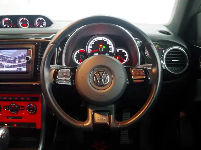 フォルクスワーゲン ザ・ビートル 2．0 Rライン 兵庫県 2017(平29)年 5.3万km ディープブラックパールエフェクト 純正ナビ/リアビューカメラ/前後センサー/フルセグTV/Bluetooth接続/レザーシート/シートヒーター/クルーズコントロール/ブラインドスポットディテクション/リアトラフィックアラート/オートエアコン/オートライト/プッシュスタート/キセノンヘッドライト/ETC/OPエアコンパネル/OPシフトカバーパネル/OPルームミラーカバー/OPフロントライセンスプレートトリム/OPドアサイドパネルモール/純正フロアマット/ドライブレコーダー