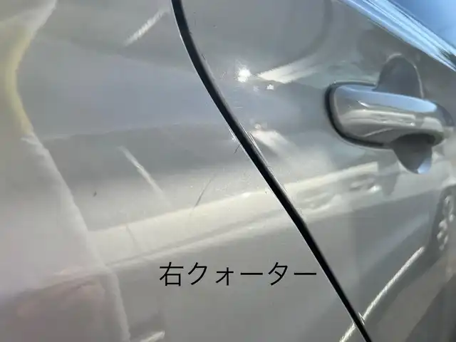 トヨタ プリウス ＰＨＶ S ナビパッケージ 三重県 2017(平29)年 7.2万km スティールブロンドM 11.6インチ純正ナビ（Bluetooth/地デジTV/AM/FM/USB/iPod/AUX）/セーフティセンスP（プリクラッシュセーフティシステム/レーンディパーチャーアラート/アダプティブハイビームシステム/レーダークルーズコントロール）/バックカメラ/ビルトインETC/純正ドライブレコーダー（前）/シートヒーター（前席）/ステアリングヒーター/クールグレー内装/ターコイズエアコン吹出口加飾/ボディ同色ドアミラー（電動オート格納機能/ヒーター/ウィンカー付/無塗装ドアミラー取付部）/充電インレット（普通充電/急速充電）/レーダー（コムテック/リモコン有）/オートエアコン（リモートエアコンシステム）/静電式エアコンパネル/LEDヘッドランプ/ブルーエンブレム付ブラックアクリル製フロントグリル/開口部無塗装横桟フロントバンパー/薄暮灯付LEDフロントフォグランプ/スマートエントリー/スタートシステム（ブルーエンジンスイッチ）/スペアキー