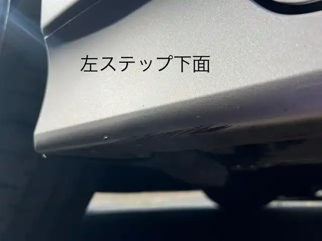 トヨタ プリウス ＰＨＶ S ナビパッケージ 三重県 2017(平29)年 7.2万km スティールブロンドM 11.6インチ純正ナビ（Bluetooth/地デジTV/AM/FM/USB/iPod/AUX）/セーフティセンスP（プリクラッシュセーフティシステム/レーンディパーチャーアラート/アダプティブハイビームシステム/レーダークルーズコントロール）/バックカメラ/ビルトインETC/純正ドライブレコーダー（前）/シートヒーター（前席）/ステアリングヒーター/クールグレー内装/ターコイズエアコン吹出口加飾/ボディ同色ドアミラー（電動オート格納機能/ヒーター/ウィンカー付/無塗装ドアミラー取付部）/充電インレット（普通充電/急速充電）/レーダー（コムテック/リモコン有）/オートエアコン（リモートエアコンシステム）/静電式エアコンパネル/LEDヘッドランプ/ブルーエンブレム付ブラックアクリル製フロントグリル/開口部無塗装横桟フロントバンパー/薄暮灯付LEDフロントフォグランプ/スマートエントリー/スタートシステム（ブルーエンジンスイッチ）/スペアキー