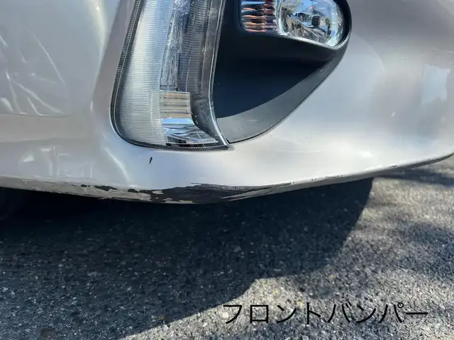 トヨタ プリウス ＰＨＶ S ナビパッケージ 三重県 2017(平29)年 7.2万km スティールブロンドM 11.6インチ純正ナビ（Bluetooth/地デジTV/AM/FM/USB/iPod/AUX）/セーフティセンスP（プリクラッシュセーフティシステム/レーンディパーチャーアラート/アダプティブハイビームシステム/レーダークルーズコントロール）/バックカメラ/ビルトインETC/純正ドライブレコーダー（前）/シートヒーター（前席）/ステアリングヒーター/クールグレー内装/ターコイズエアコン吹出口加飾/ボディ同色ドアミラー（電動オート格納機能/ヒーター/ウィンカー付/無塗装ドアミラー取付部）/充電インレット（普通充電/急速充電）/レーダー（コムテック/リモコン有）/オートエアコン（リモートエアコンシステム）/静電式エアコンパネル/LEDヘッドランプ/ブルーエンブレム付ブラックアクリル製フロントグリル/開口部無塗装横桟フロントバンパー/薄暮灯付LEDフロントフォグランプ/スマートエントリー/スタートシステム（ブルーエンジンスイッチ）/スペアキー