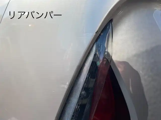 トヨタ プリウス ＰＨＶ S ナビパッケージ 三重県 2017(平29)年 7.2万km スティールブロンドM 11.6インチ純正ナビ（Bluetooth/地デジTV/AM/FM/USB/iPod/AUX）/セーフティセンスP（プリクラッシュセーフティシステム/レーンディパーチャーアラート/アダプティブハイビームシステム/レーダークルーズコントロール）/バックカメラ/ビルトインETC/純正ドライブレコーダー（前）/シートヒーター（前席）/ステアリングヒーター/クールグレー内装/ターコイズエアコン吹出口加飾/ボディ同色ドアミラー（電動オート格納機能/ヒーター/ウィンカー付/無塗装ドアミラー取付部）/充電インレット（普通充電/急速充電）/レーダー（コムテック/リモコン有）/オートエアコン（リモートエアコンシステム）/静電式エアコンパネル/LEDヘッドランプ/ブルーエンブレム付ブラックアクリル製フロントグリル/開口部無塗装横桟フロントバンパー/薄暮灯付LEDフロントフォグランプ/スマートエントリー/スタートシステム（ブルーエンジンスイッチ）/スペアキー