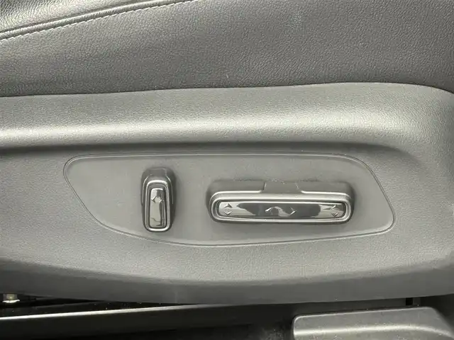 ホンダ ＺＲ－Ｖ ハイブリッド e:HEV Z 愛知県 2023(令5)年 0.4万km ミッドナイトブルービームM 純正9インチナビ/　・アラウンドビューモニター/　・フルセグTV/BOSEスピーカー/ワイヤレス充電器/ホンダセンシング/　・衝突軽減システム/　・クルーズコントロール/　・横滑り防止装置/　・コーナーセンサー/　・レーンキープアシスト/　・オートライト/　・オートマチックハイビーム/LEDヘッドライト/ダウンヒルアシストコントロール/電動リアゲート/パワーシート/シートメモリー/ステアリングヒーター/パドルシフト/ETC2.0/純正18AW/純正フロアマット/スマートキーHDDナビ