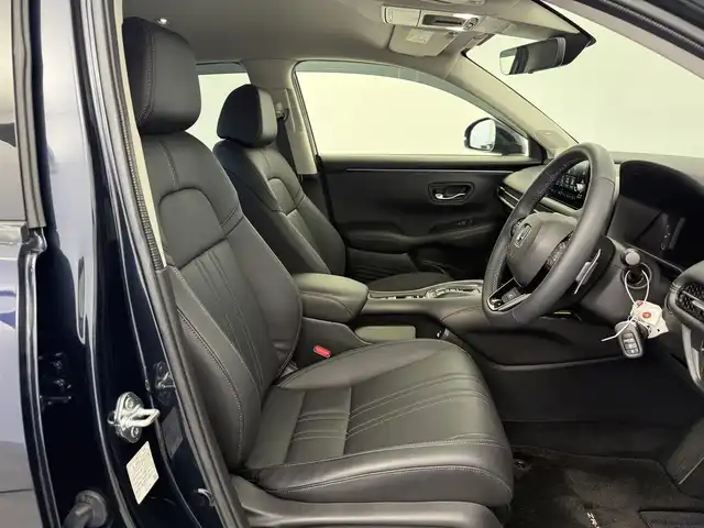 ホンダ ＺＲ－Ｖ ハイブリッド e:HEV Z 愛知県 2023(令5)年 0.4万km ミッドナイトブルービームM 純正9インチナビ/　・アラウンドビューモニター/　・フルセグTV/BOSEスピーカー/ワイヤレス充電器/ホンダセンシング/　・衝突軽減システム/　・クルーズコントロール/　・横滑り防止装置/　・コーナーセンサー/　・レーンキープアシスト/　・オートライト/　・オートマチックハイビーム/LEDヘッドライト/ダウンヒルアシストコントロール/電動リアゲート/パワーシート/シートメモリー/ステアリングヒーター/パドルシフト/ETC2.0/純正18AW/純正フロアマット/スマートキーHDDナビ