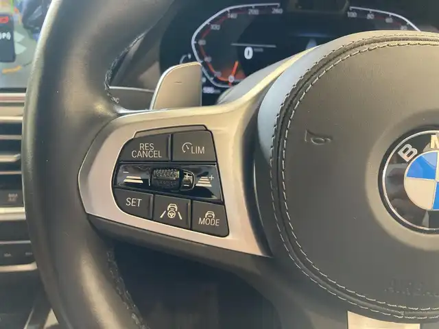 ＢＭＷ ＢＭＷ Ｘ５ xDrive 35d Mスポーツ 熊本県 2022(令4)年 2.3万km 黒 ・ワンオーナー/・プッシュスタート/・パノラマサンルーフ/・インテリジェントセーフティ/・注意喚起アシスタント/・ステアリングアシスト/・PDC自動起動/・アクティブPDC緊急ブレーキ/・パーキングアシスト/・ハイビームアシスト/・クルーズコントロール(追従式)/・茶革シート/・前席パワーシート/・全席シートヒーター/・純正メモリナビ/　【Bluetooth・USB・AppleCarPlay】/・フルセグTV/・全方位カメラ/・ETC/・ワイヤレス充電/・ドライブレコーダー(前後録画)/・パワーバックドア/・LEDヘッドランプ/・純正マット/・保証書/取説フリップダウンモニター