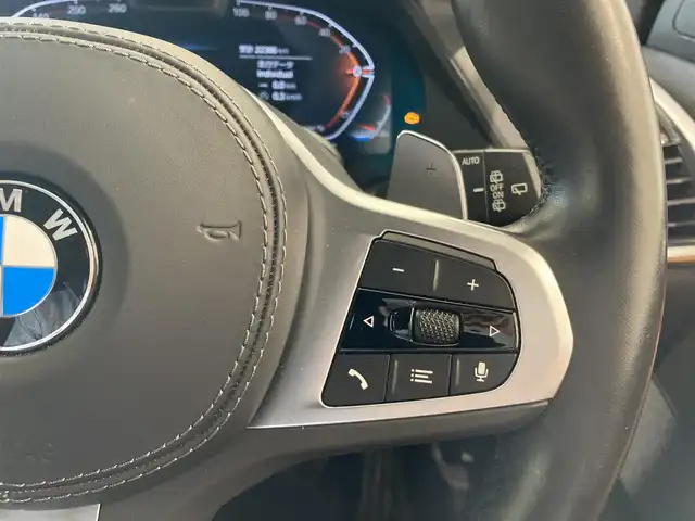 ＢＭＷ ＢＭＷ Ｘ５ xDrive 35d Mスポーツ 熊本県 2022(令4)年 2.3万km 黒 ・ワンオーナー/・プッシュスタート/・パノラマサンルーフ/・インテリジェントセーフティ/・注意喚起アシスタント/・ステアリングアシスト/・PDC自動起動/・アクティブPDC緊急ブレーキ/・パーキングアシスト/・ハイビームアシスト/・クルーズコントロール(追従式)/・茶革シート/・前席パワーシート/・全席シートヒーター/・純正メモリナビ/　【Bluetooth・USB・AppleCarPlay】/・フルセグTV/・全方位カメラ/・ETC/・ワイヤレス充電/・ドライブレコーダー(前後録画)/・パワーバックドア/・LEDヘッドランプ/・純正マット/・保証書/取説フリップダウンモニター