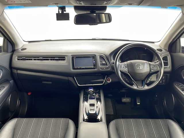 ホンダ ヴェゼル ハイブリッド Z ホンダセンシング 愛知県 2017(平29)年 5.7万km ルーセブラックM /禁煙車//純正ナビ(VXM-164VFi)//フルセグTV・AMFM・CD・DVD・SD・Bluetooth//バックカメラ//ETC//コンフォートビューパッケージ//ホンダセンシング//LEDヘッドライト//オートライト//フロントフォグランプ//ルーフレール//メッキフロントバンパーガーニッシュ//メッキフロントフォグガーニッシュ//チタン風マフラーカッター//専用インテリア(スエード調+ブラウンステッチ)//プライムスムース&スエード調コンビシート//前席シートヒーター//プラズマクラスター//電子パーキングブレーキ//ブレーキホールド//純正18インチアルミホイール//無限フロアマット//無限ドアバイザー//革巻きステアリング//ステアリングスイッチ//プッシュスタート//電動格納ミラー//アイドリングストップ//イモビライザー//新車保証書