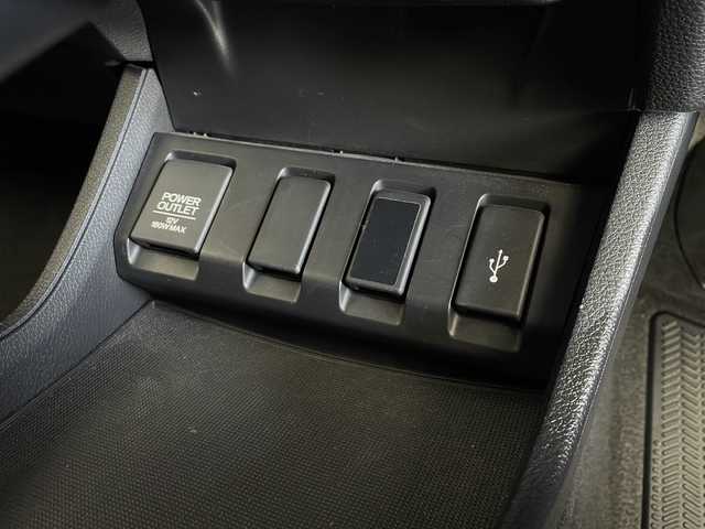 ホンダ ヴェゼル ハイブリッド Z ホンダセンシング 愛知県 2017(平29)年 5.7万km ルーセブラックM /禁煙車//純正ナビ(VXM-164VFi)//フルセグTV・AMFM・CD・DVD・SD・Bluetooth//バックカメラ//ETC//コンフォートビューパッケージ//ホンダセンシング//LEDヘッドライト//オートライト//フロントフォグランプ//ルーフレール//メッキフロントバンパーガーニッシュ//メッキフロントフォグガーニッシュ//チタン風マフラーカッター//専用インテリア(スエード調+ブラウンステッチ)//プライムスムース&スエード調コンビシート//前席シートヒーター//プラズマクラスター//電子パーキングブレーキ//ブレーキホールド//純正18インチアルミホイール//無限フロアマット//無限ドアバイザー//革巻きステアリング//ステアリングスイッチ//プッシュスタート//電動格納ミラー//アイドリングストップ//イモビライザー//新車保証書