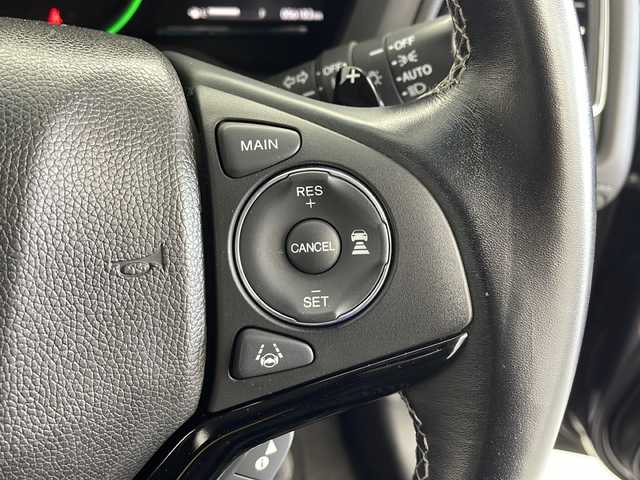 ホンダ ヴェゼル ハイブリッド Z ホンダセンシング 愛知県 2017(平29)年 5.7万km ルーセブラックM /禁煙車//純正ナビ(VXM-164VFi)//フルセグTV・AMFM・CD・DVD・SD・Bluetooth//バックカメラ//ETC//コンフォートビューパッケージ//ホンダセンシング//LEDヘッドライト//オートライト//フロントフォグランプ//ルーフレール//メッキフロントバンパーガーニッシュ//メッキフロントフォグガーニッシュ//チタン風マフラーカッター//専用インテリア(スエード調+ブラウンステッチ)//プライムスムース&スエード調コンビシート//前席シートヒーター//プラズマクラスター//電子パーキングブレーキ//ブレーキホールド//純正18インチアルミホイール//無限フロアマット//無限ドアバイザー//革巻きステアリング//ステアリングスイッチ//プッシュスタート//電動格納ミラー//アイドリングストップ//イモビライザー//新車保証書