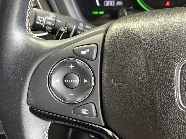 ホンダ ヴェゼル ハイブリッド Z ホンダセンシング 愛知県 2017(平29)年 5.7万km ルーセブラックM /禁煙車//純正ナビ(VXM-164VFi)//フルセグTV・AMFM・CD・DVD・SD・Bluetooth//バックカメラ//ETC//コンフォートビューパッケージ//ホンダセンシング//LEDヘッドライト//オートライト//フロントフォグランプ//ルーフレール//メッキフロントバンパーガーニッシュ//メッキフロントフォグガーニッシュ//チタン風マフラーカッター//専用インテリア(スエード調+ブラウンステッチ)//プライムスムース&スエード調コンビシート//前席シートヒーター//プラズマクラスター//電子パーキングブレーキ//ブレーキホールド//純正18インチアルミホイール//無限フロアマット//無限ドアバイザー//革巻きステアリング//ステアリングスイッチ//プッシュスタート//電動格納ミラー//アイドリングストップ//イモビライザー//新車保証書