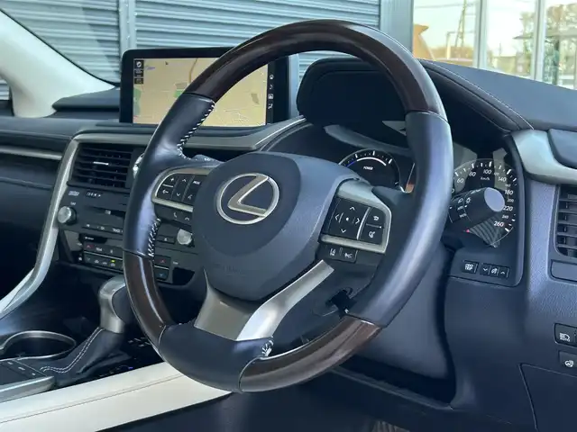 レクサス ＲＸ 450hL 茨城県 2021(令3)年 3.2万km ソニッククォーツ 後期型 /ム-ンル-フ /マクレビ /HUD /パノラミックビュ-モニタ- /白革 /シ-トヒ-タ- /ベンチレ-ション /M付PWシ-ト /ステアヒ-タ- /PWテ-ルゲ-ト /三眼LED /オ-トハイビ-ム /ナビ /TV /BT /レクサスSFT /ACC /LKA /BSM  /ETC2.0 /禁煙車